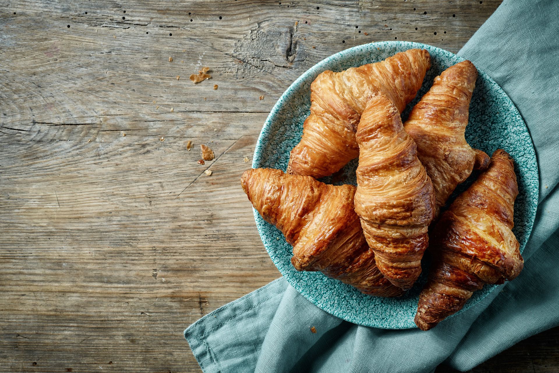 piatto di croissant  / Cimas Ristorazione Sfatiamo Miti sui Cibi